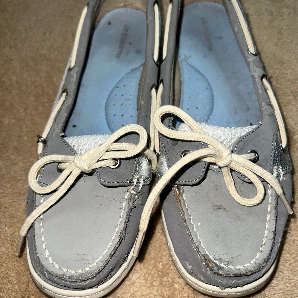 Liz Claiborne Slip On Shoes Size 7M Grey Silver‎ White Loafers S03